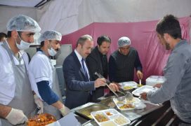 Türk Kızılay’ı Hakkari Şubesi iftar çadırı açtı