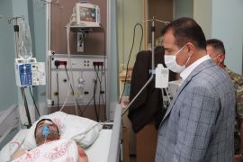Vali Akbıyık, hastanede tedavi gören yaralı vatandaşı ziyaret etti