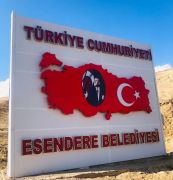 Türkiye-İran sınırına Türkiye tabelası